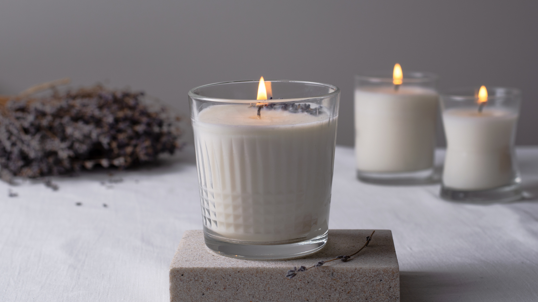 VEGAN AND CLEAN BURNING CANDLES